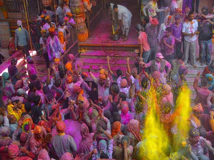 holi at dwarkadhish temple